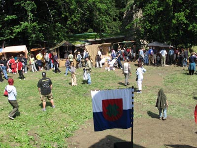 Stánků bylo dostatek s rozličnými, krásnými, stylovými předměty.