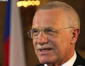 Nástupcem Václava Havla se stal jeho letitý rival Václav Klaus