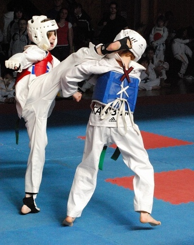 Adam Krátký v červené Adam Krátký v červené