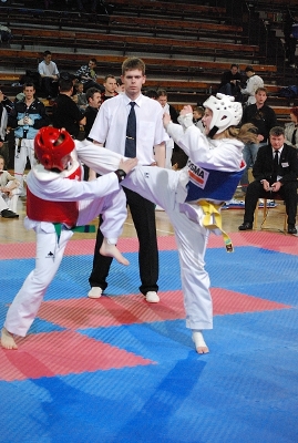 Kristýna Pavlíková v modré vestě Kristýna Pavlíková v modré vestě