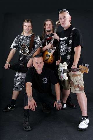 Punk Fest v Havlíčkově Brodě...klub Tempo...foto kapely Konflikt Punk Fest v Havlíčkově Brodě...klub Tempo...foto kapely Konflikt