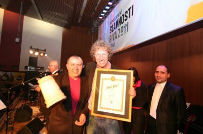 Slavnosti piva opanoval Bernard Slavnosti piva opanoval Bernard