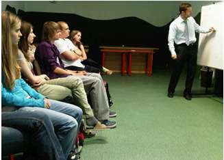 Z humpoleckých gymnazistů podle Pioneer Investments vyrostou chytří investoři Z humpoleckých gymnazistů podle Pioneer Investments vyrostou chytří investoři