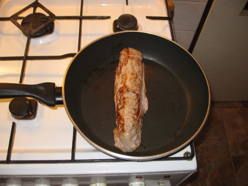 Vepřová panenka v brusinkovo pálivé omáčce Vepřová panenka v brusinkovo pálivé omáčce