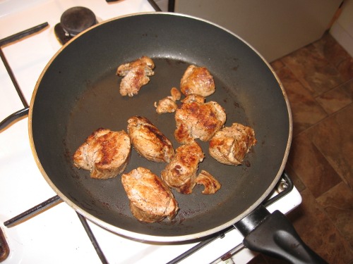 Vepřová panenka v brusinkovo pálivé omáčce Vepřová panenka v brusinkovo pálivé omáčce