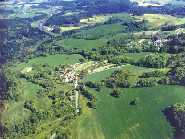 Letecký pohled na přírodní park Melechov