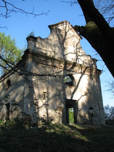 Zapomenutá kaple ožije poutníky Zapomenutá kaple ožije poutníky