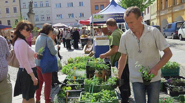 Farmářské trhy v Humpolci prodlužují otevírací dobu. Zkušebně