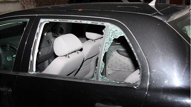 Věci odložené v zaparkovaných autech lákají zloděje. Svědčí o tom hned několik případů z druhého prosincového týdne.