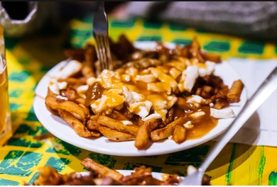 Poutine – kanadská specialita z Québeku