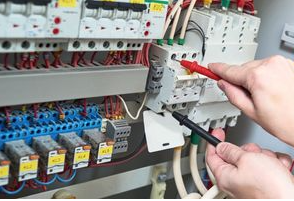 Reklama: Revize elektroinstalace a FVE
