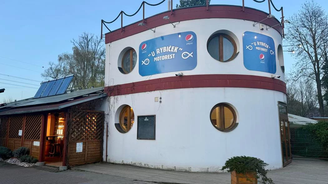 Motorest U Rybiček: kdo se tu nezastavil, jako by po D1 nikdy nejel