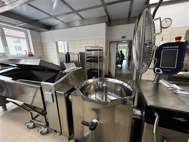 Nová školní jídelna v Humpolci zvládne připravit až 600 jídel denně. Kraj dokončil rozsáhlou modernizaci zázemí České zemědělské akademie